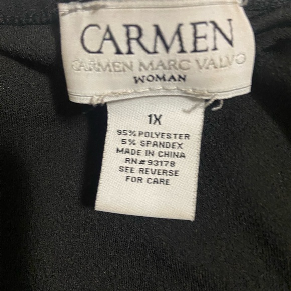 Carmen Marc Valvo shirt sleeve blouse with embellishment on ea side - Picture 6 of 6